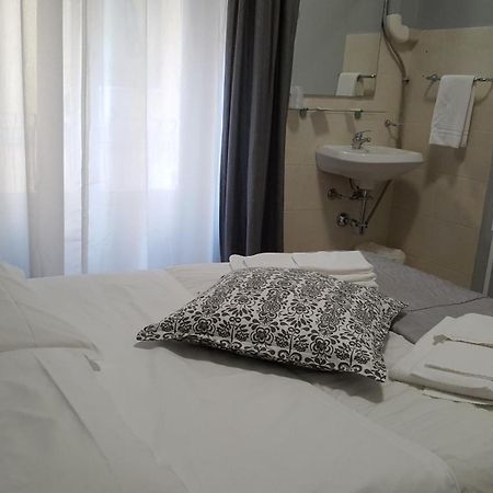 Hotel Milano Піза Номер фото