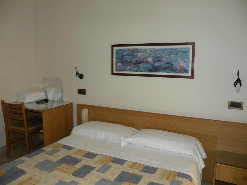 Hotel Milano Піза Екстер'єр фото