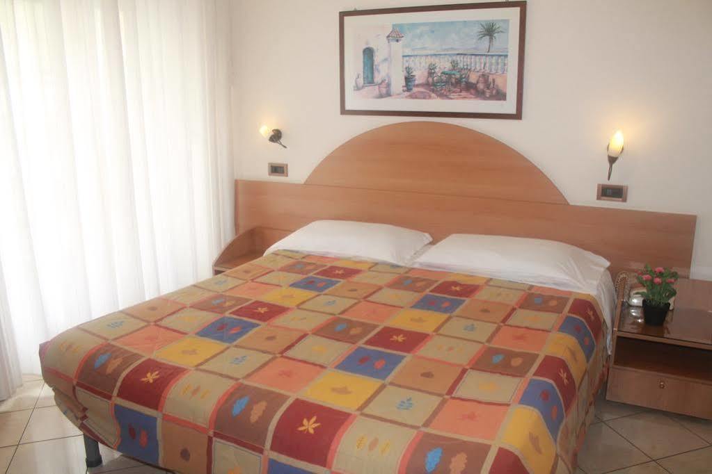 Hotel Milano Піза Екстер'єр фото